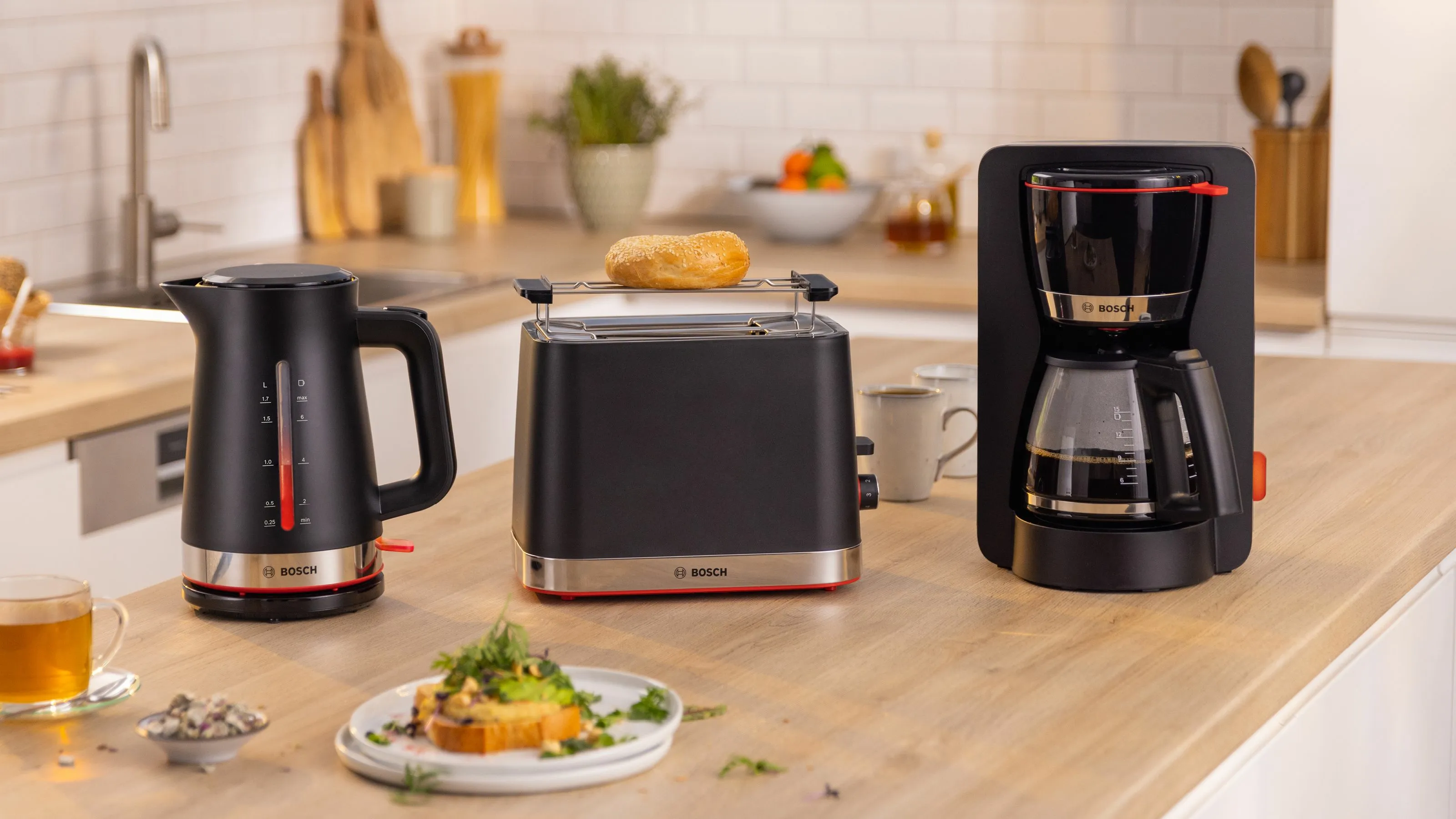 Bosch kettle MyMoment TWK3M123 (black, 2,400 watts, 1.7 liters)