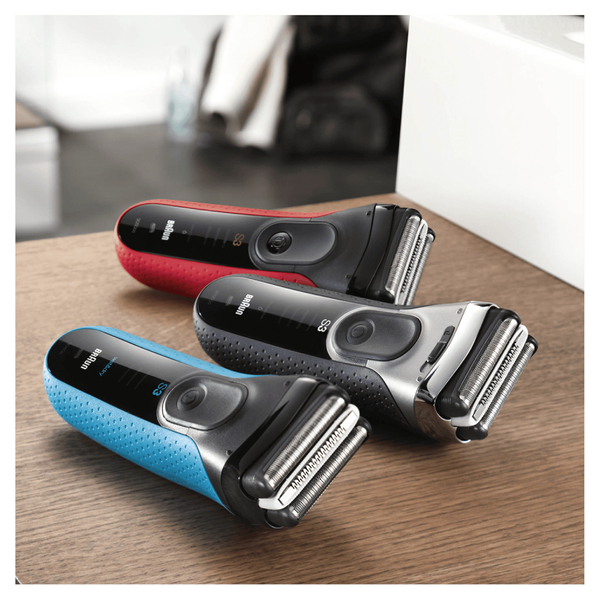 BRAUN PARRANAJOKONE 3020s ProSkin SERIES-3 Maailman myydyin partakonesarja. Uusi suorituskykyisempi ajop&auml;&auml; MICROCOMB! Tyylik&auml;s muotoilu pit&auml;v&auml;ll&auml; k&auml;densijalla,