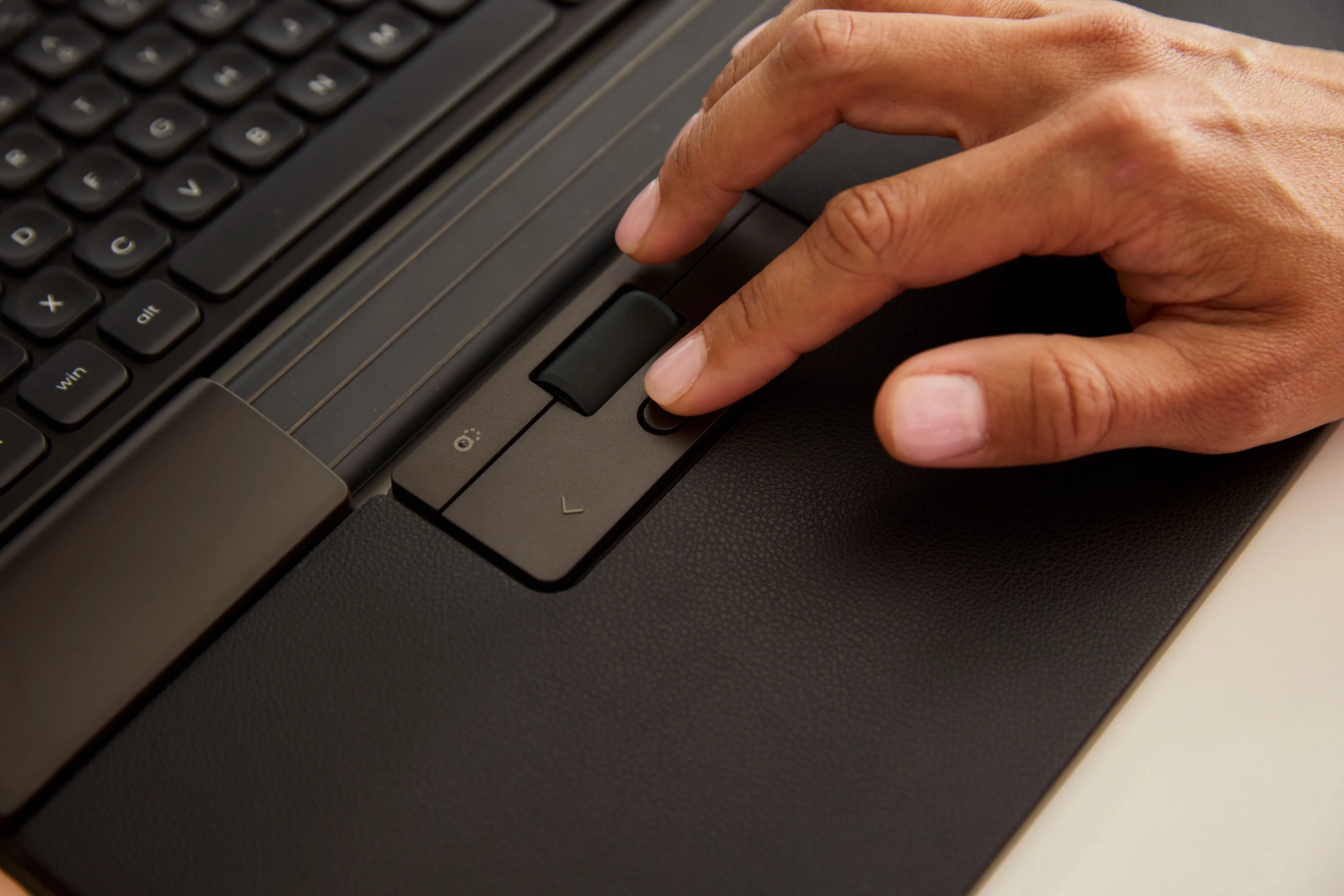 Contour SliderMouse Pro Wireless Extended Wrist Rest Vegan leather