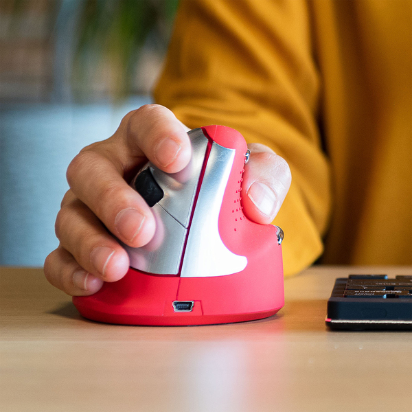 R-Go HE Sport Medium Bluetooth - wireless vertical mouse, red