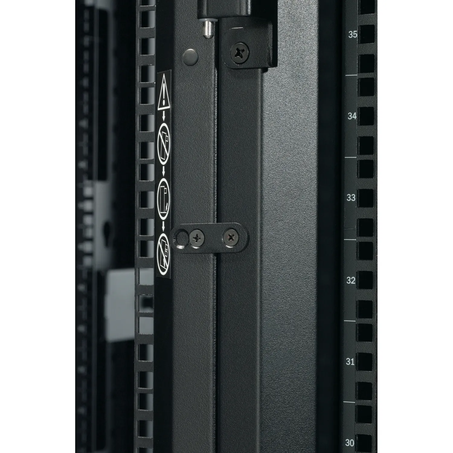 APC NetShelter SX 42U 750mmx1070mm Enclosure with Sides Black
