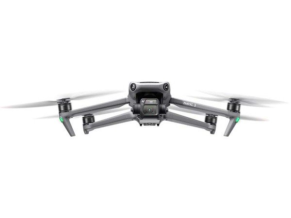 (L&ouml;yt&ouml;nurkka) DJI Mavic 3 -nelikopteri