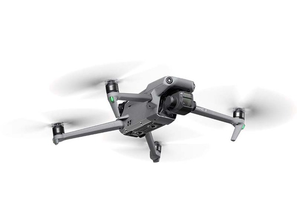 (L&ouml;yt&ouml;nurkka) DJI Mavic 3 -nelikopteri
