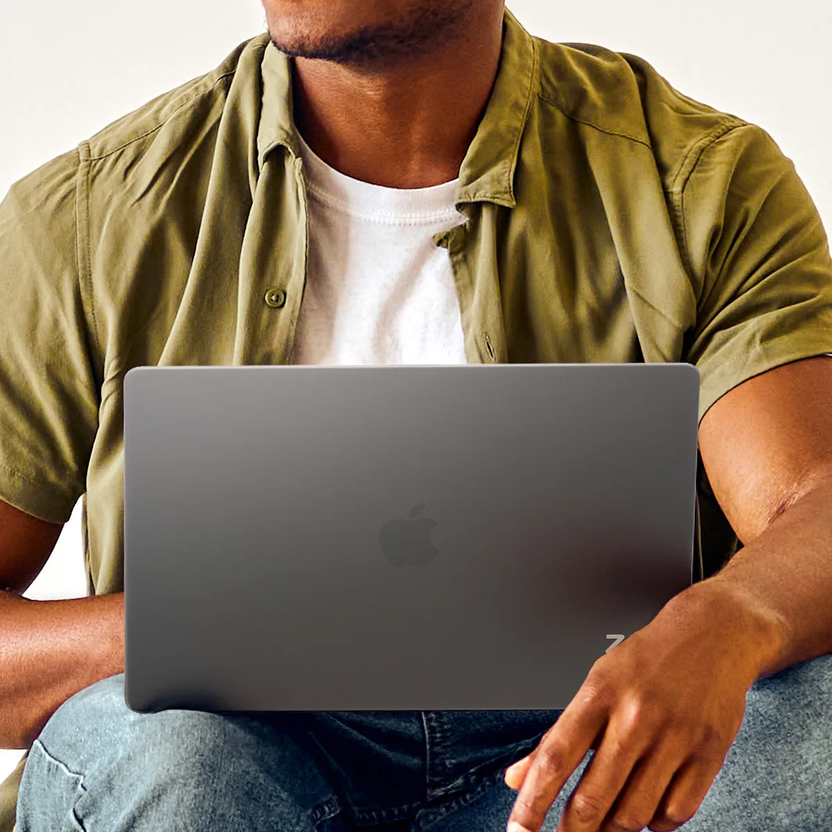 Zagg Hardshell MacBook Pro 13"M2/M1/'20 Smoke - laptop case