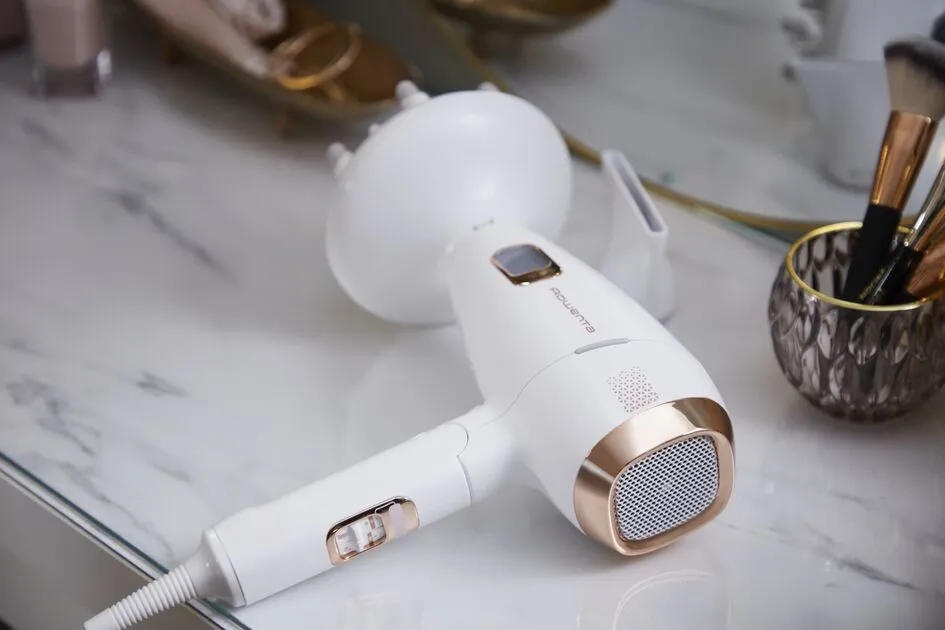 Rowenta hair dryer CV 9240 white / rose-gold - Ultimate Experience