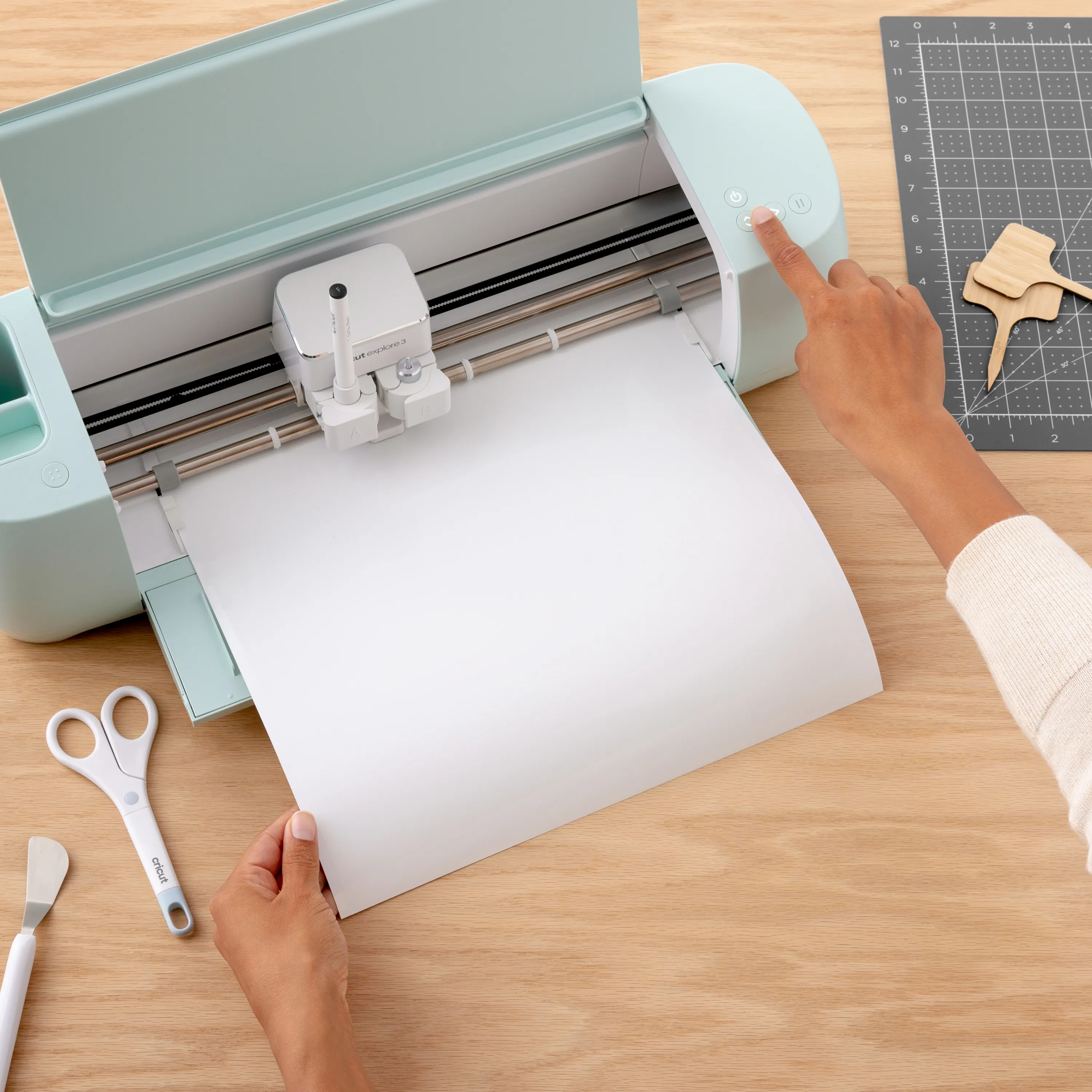 Cricut Smart Vinyl Permanent 33x91cm (Writable Transparent)