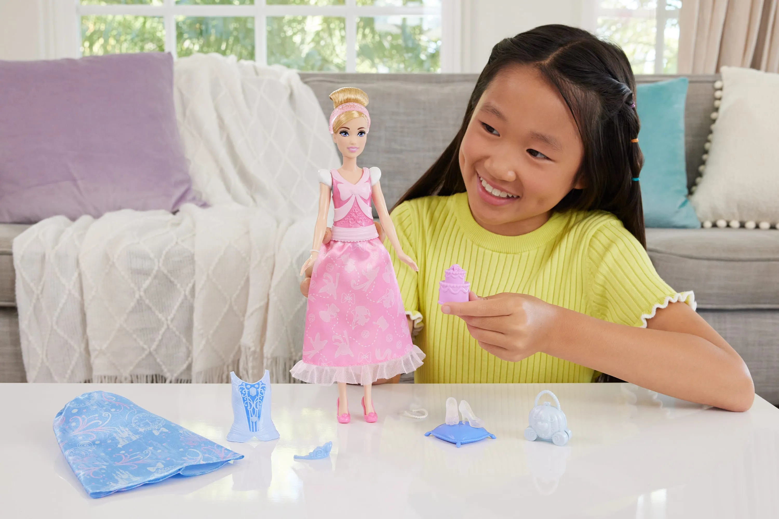 Mattel Disney Princess Fashion Storytelling Cinderella, Doll