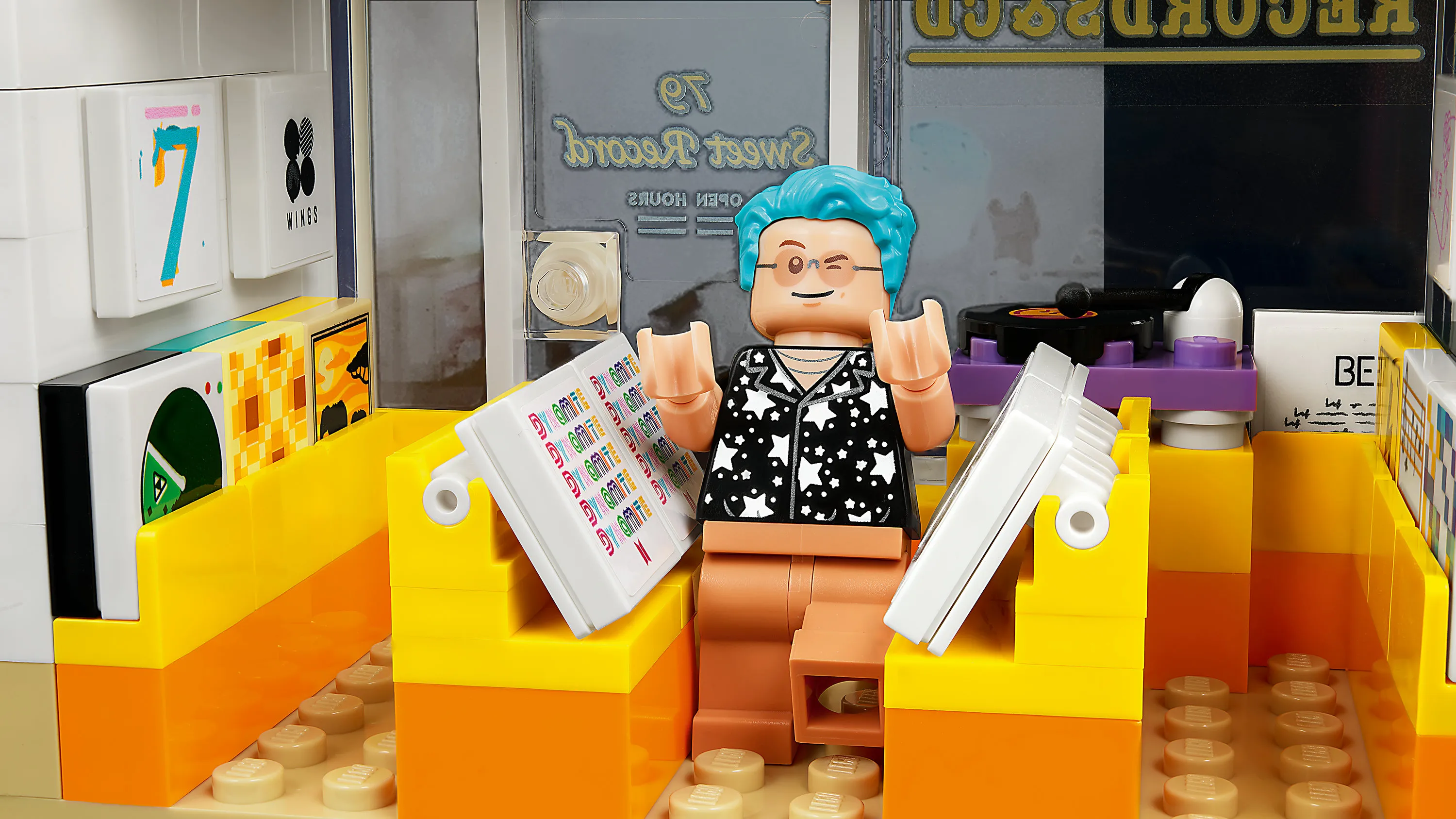 LEGO Ideas BTS Dynamite 21339