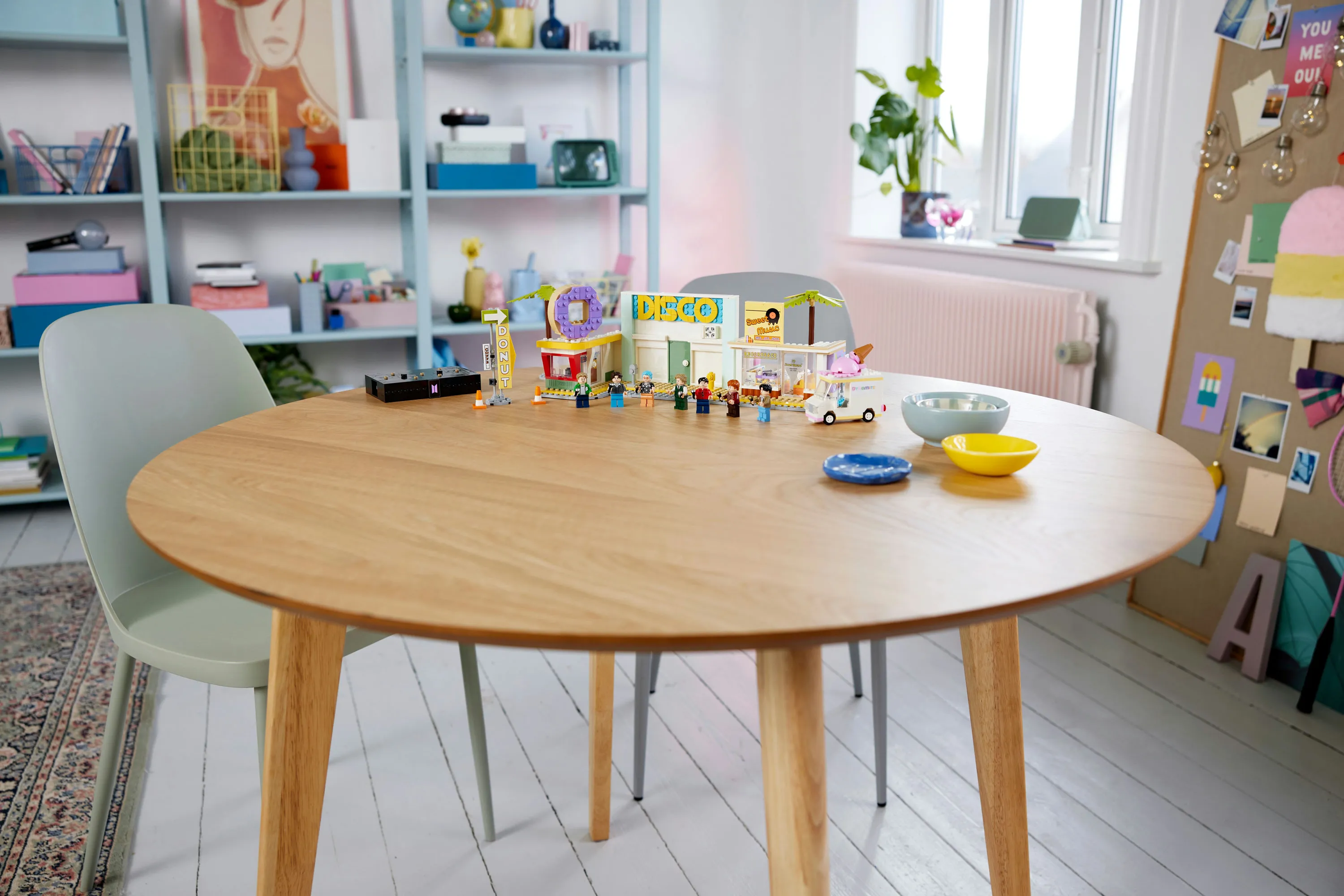 LEGO Ideas BTS Dynamite 21339