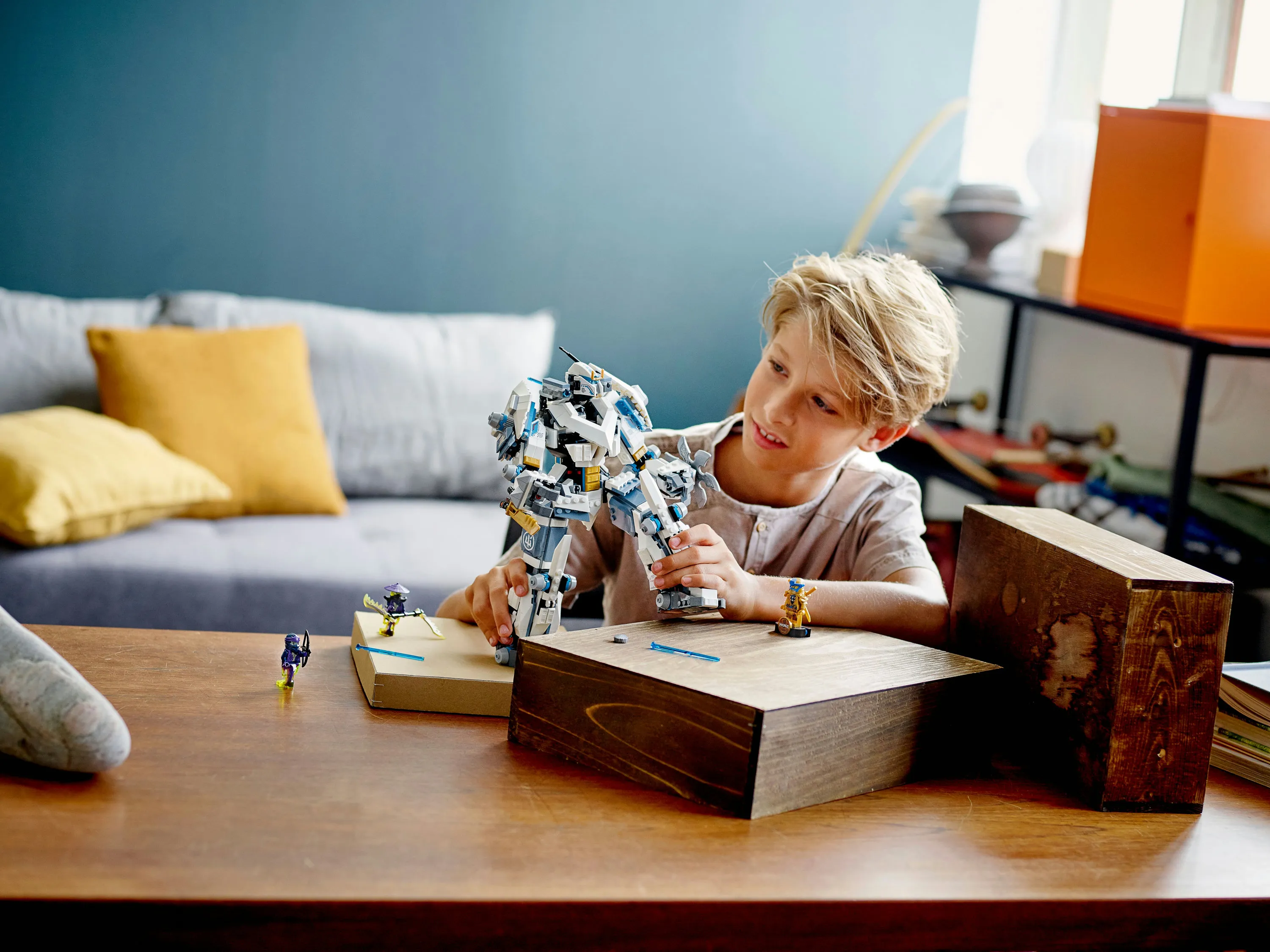 Lego Ninjago Zane's Titan Mech Battle 71738