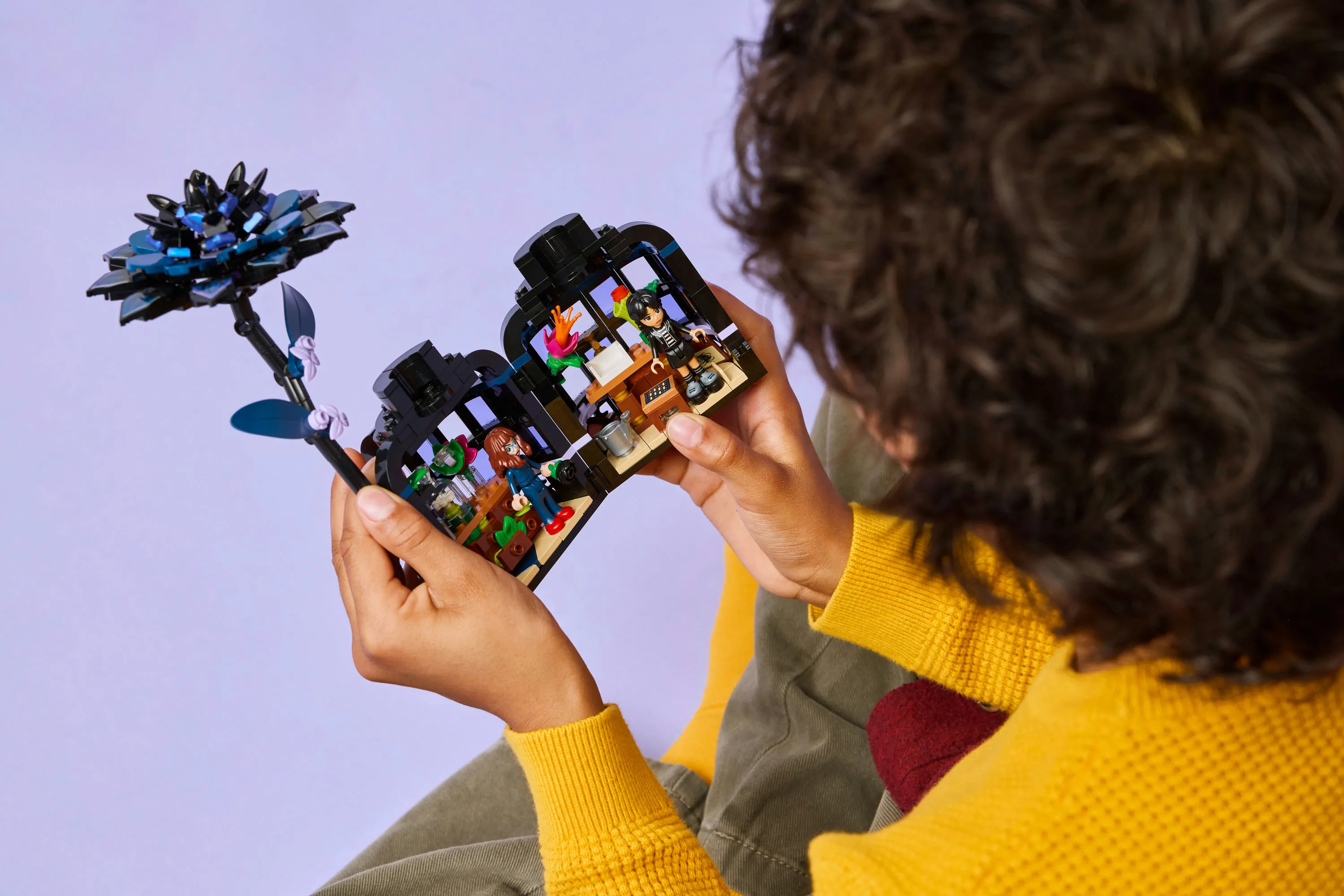 LEGO Wednesday Mysteeri kartano 76784