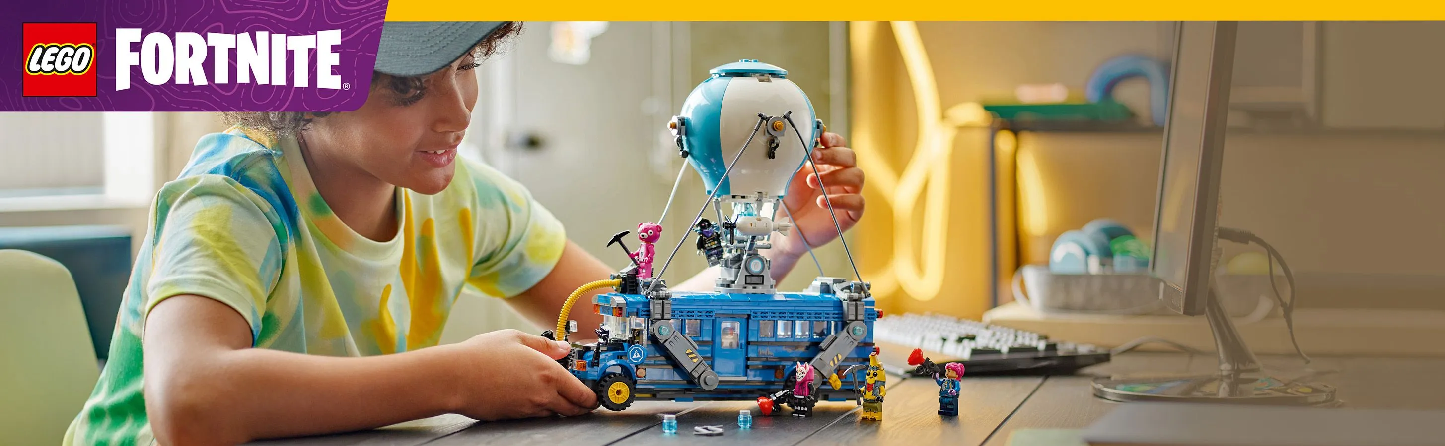 LEGO Fortnite Battle Bus 77073