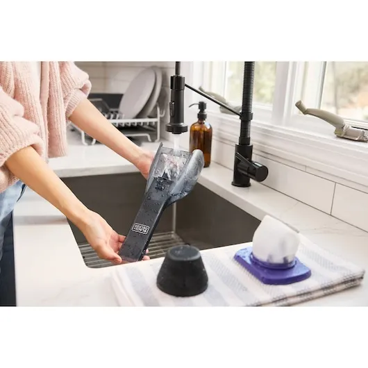 Black+Decker DVD320BP-QW 12V -k&auml;sik&auml;ytt&ouml;inen imuri, musta