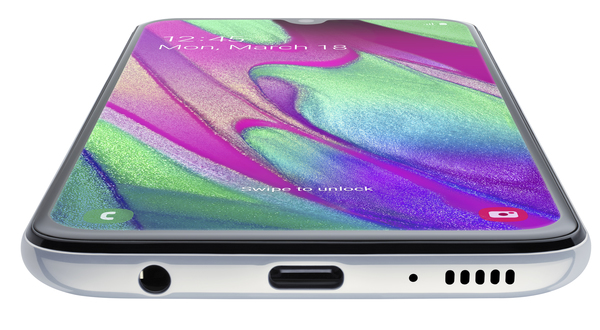 Samsung Galaxy A40 32 GB/4 GB Android - mobiltelefon, Vit