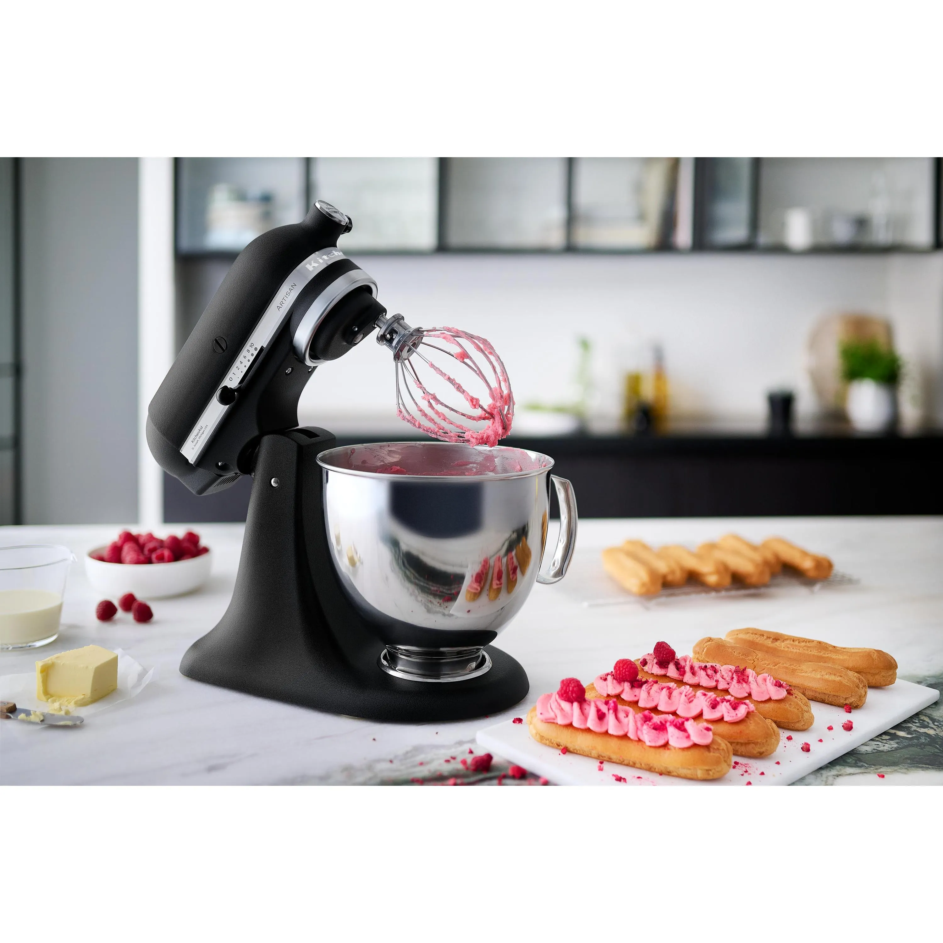 KitchenAid Artisan 5KSM175PSEBK Yleiskone 4,8 litraa 300 wattia - Valurautamusta