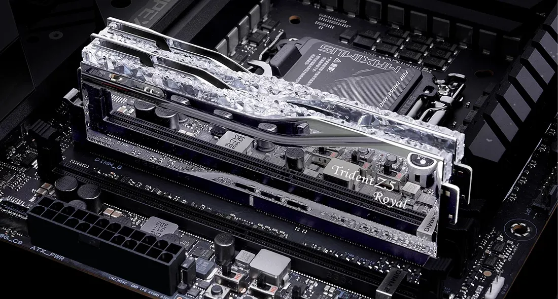 (Löytönurkka) G.Skill 32GB (2x16) DDR5 6400MHz Trident Z5 Royal CL32 1.4V