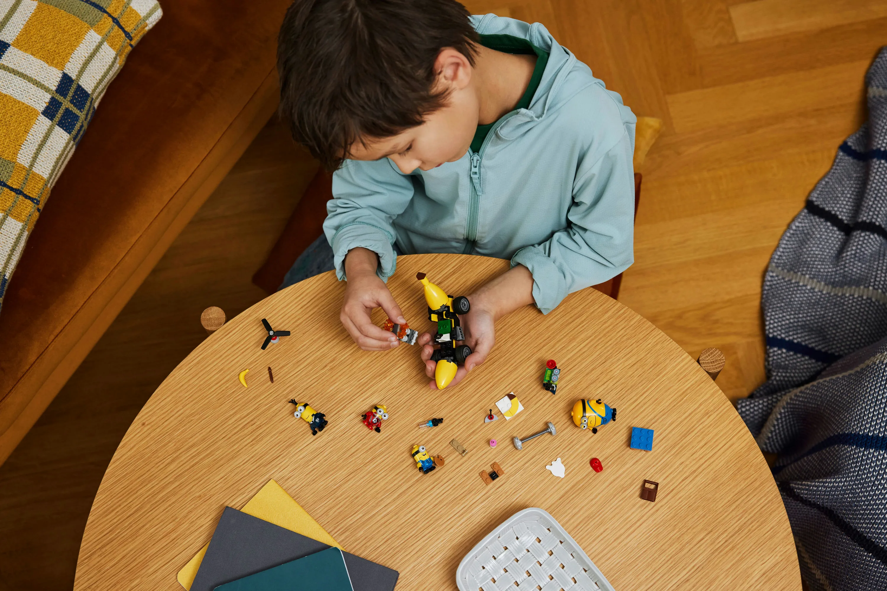 LEGO Despicable Me Banana Car and Friends 75580