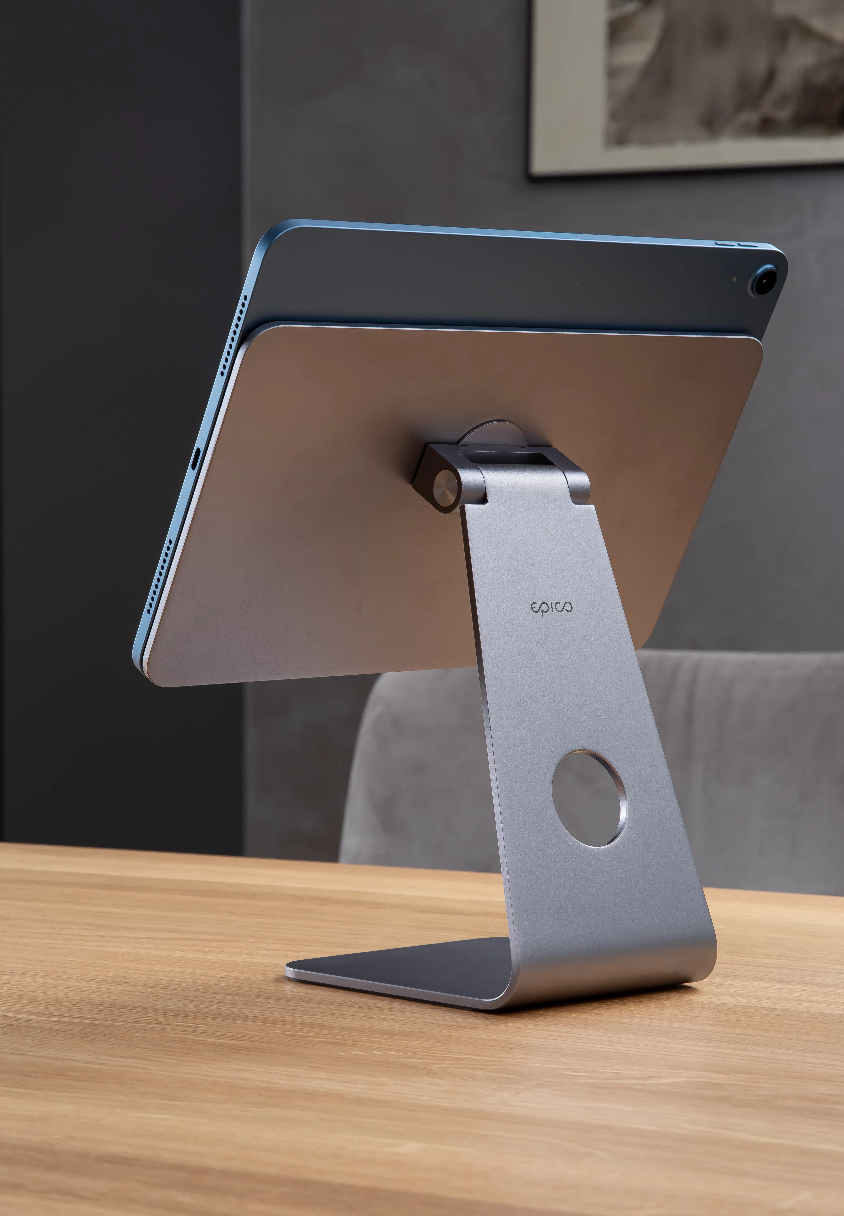 Epico Magnetic Stand for Apple iPad Pro 13" (M4) - space grey