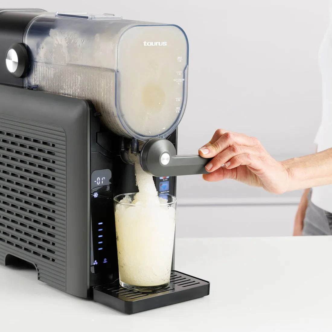 TAURUS Ice Flow 2600 Glassmaskin, 2,6 liter, 200 watt, 6 program, peksk&auml;rm