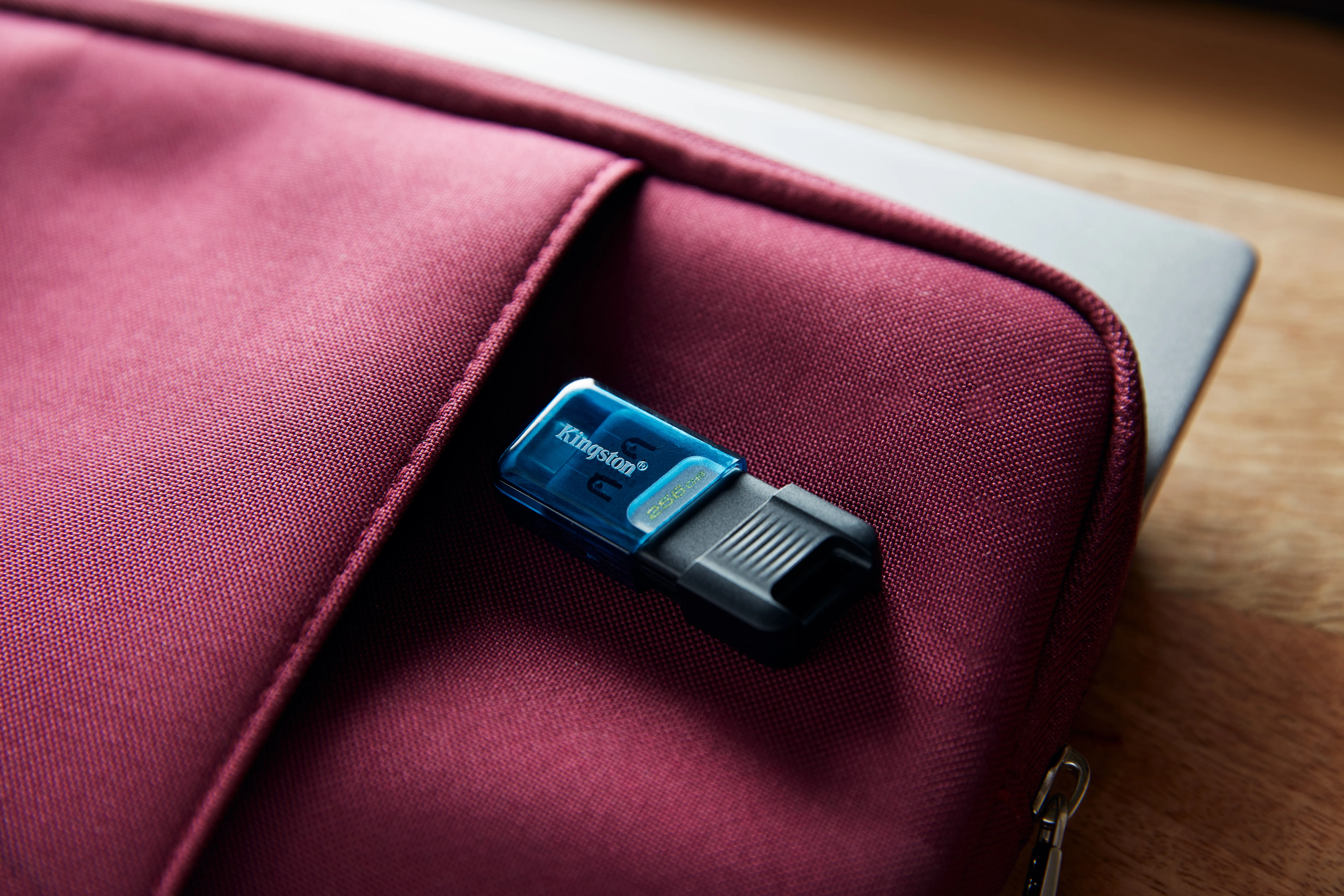 Kingston 256GB USB-C 3.2 Gen 1 DataTraveler 80 -flashmuistitikku Kingston 256GB USB-C 3.2 Gen 1 DataTraveler 80 -flashmuistitikku