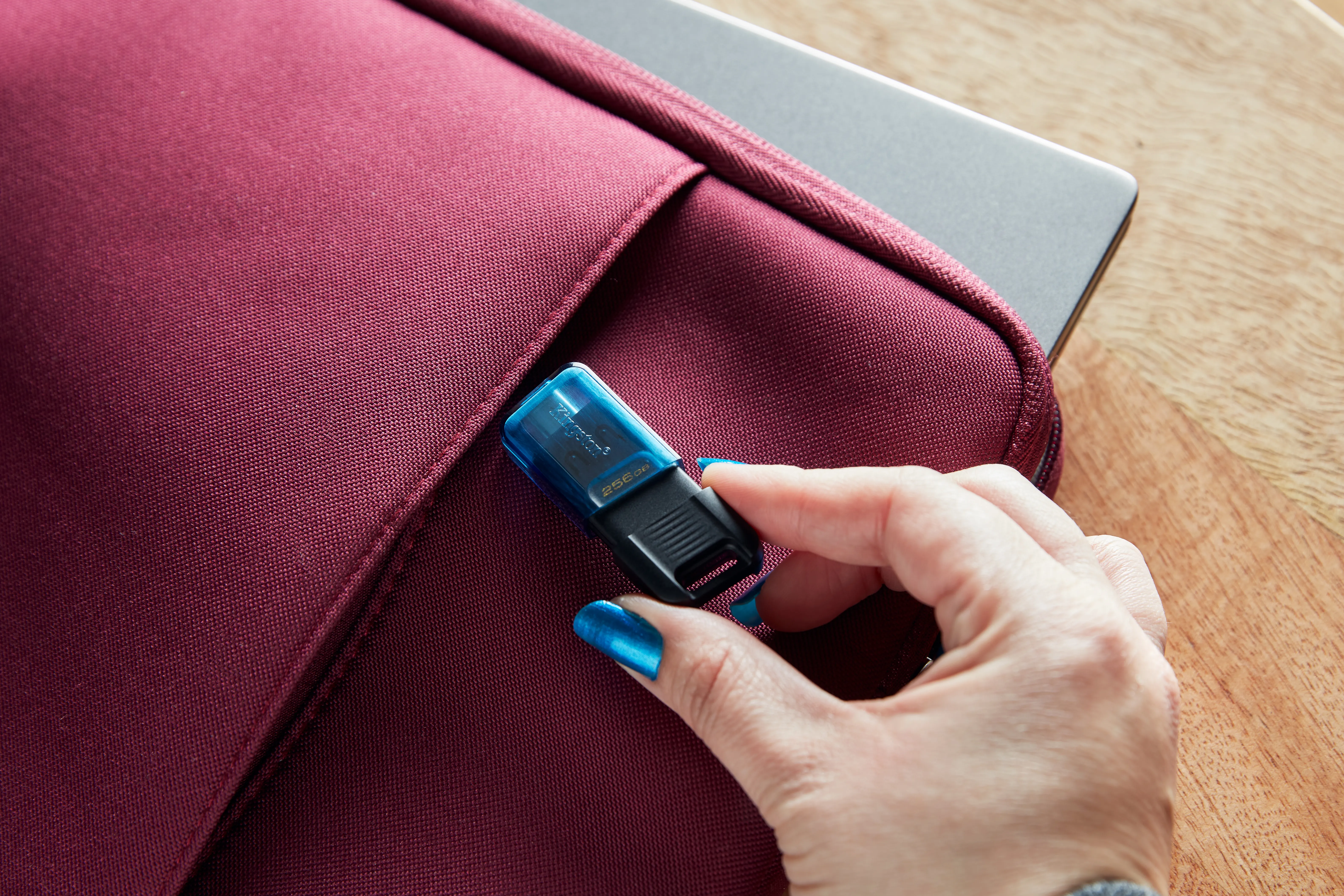 Kingston 256GB USB-C 3.2 Gen 1 DataTraveler 80 -flashmuistitikku Kingston 256GB USB-C 3.2 Gen 1 DataTraveler 80 -flashmuistitikku