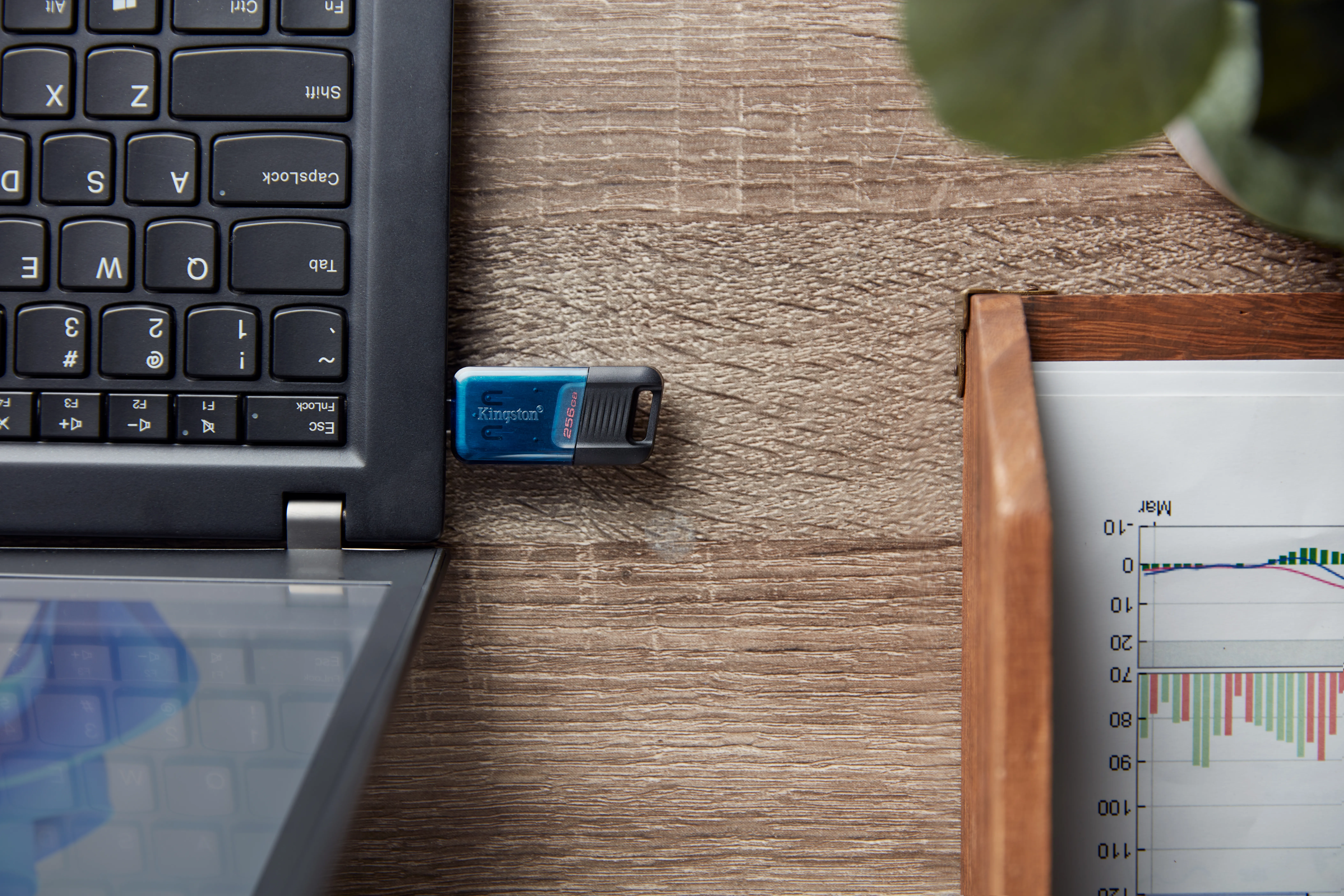 Kingston 256GB USB-C 3.2 Gen 1 DataTraveler 80 -flashmuistitikku Kingston 256GB USB-C 3.2 Gen 1 DataTraveler 80 -flashmuistitikku