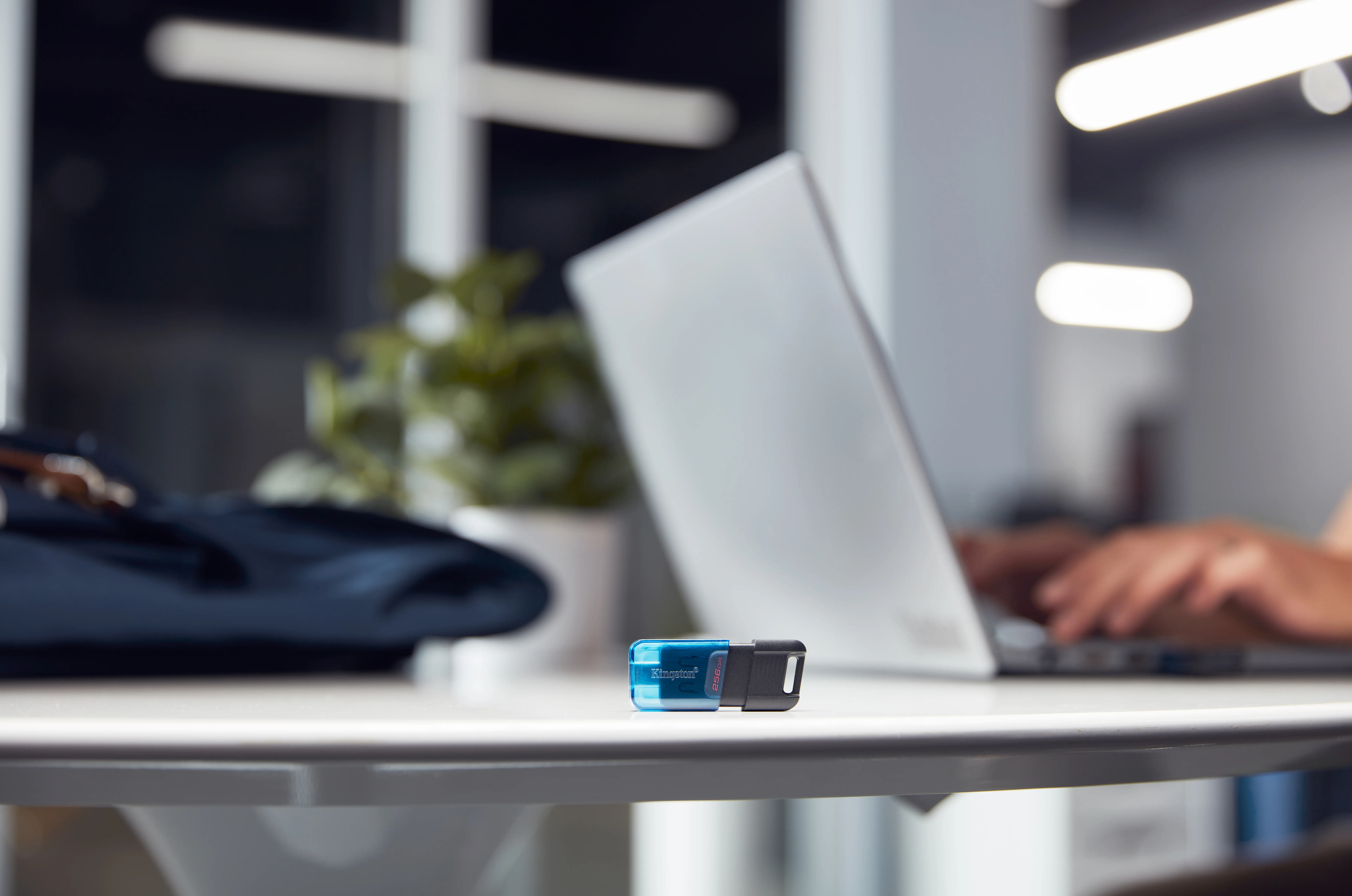 Kingston 256GB USB-C 3.2 Gen 1 DataTraveler 80 -flashmuistitikku Kingston 256GB USB-C 3.2 Gen 1 DataTraveler 80 -flashmuistitikku