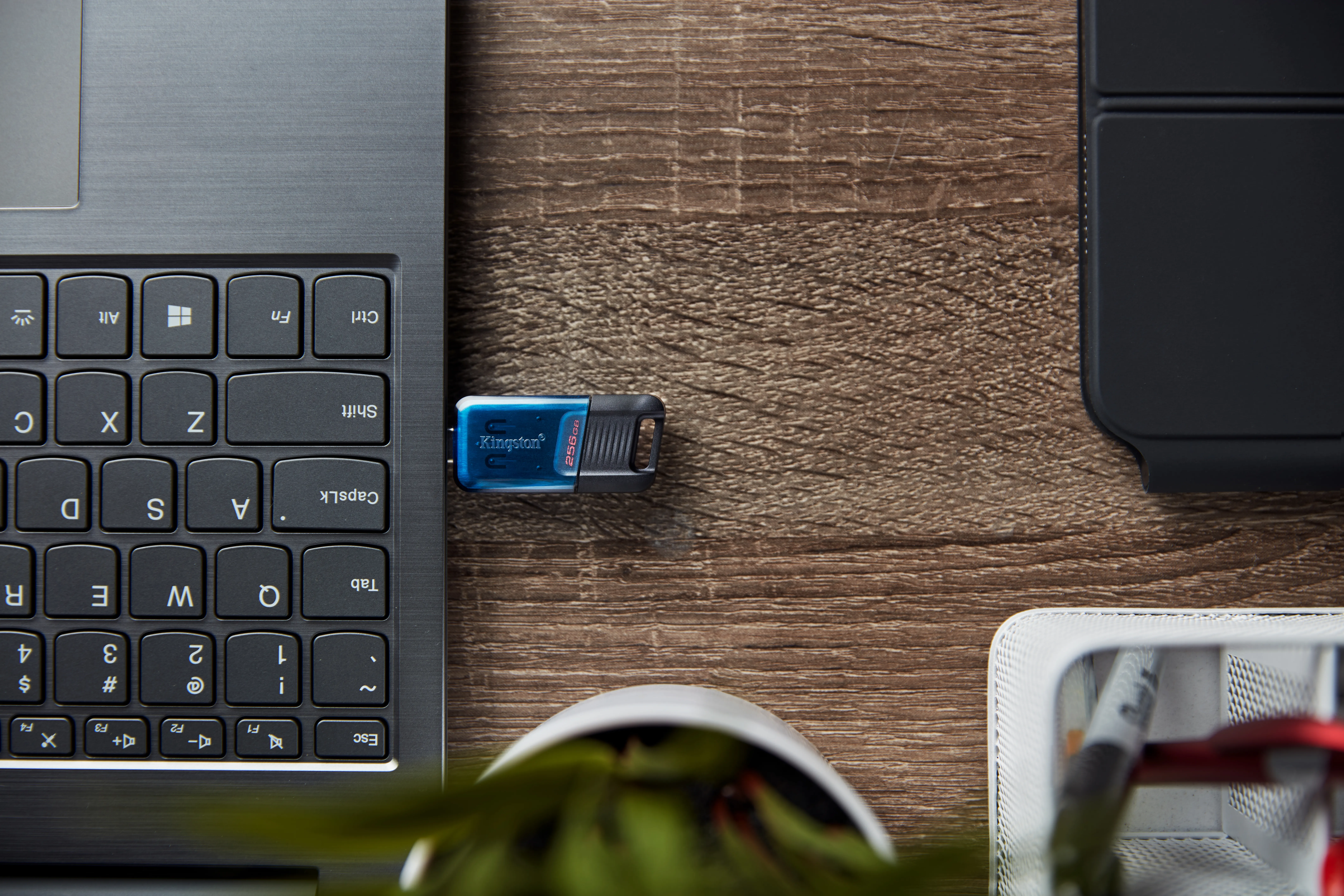 Kingston 256GB USB-C 3.2 Gen 1 DataTraveler 80 -flashmuistitikku Kingston 256GB USB-C 3.2 Gen 1 DataTraveler 80 -flashmuistitikku