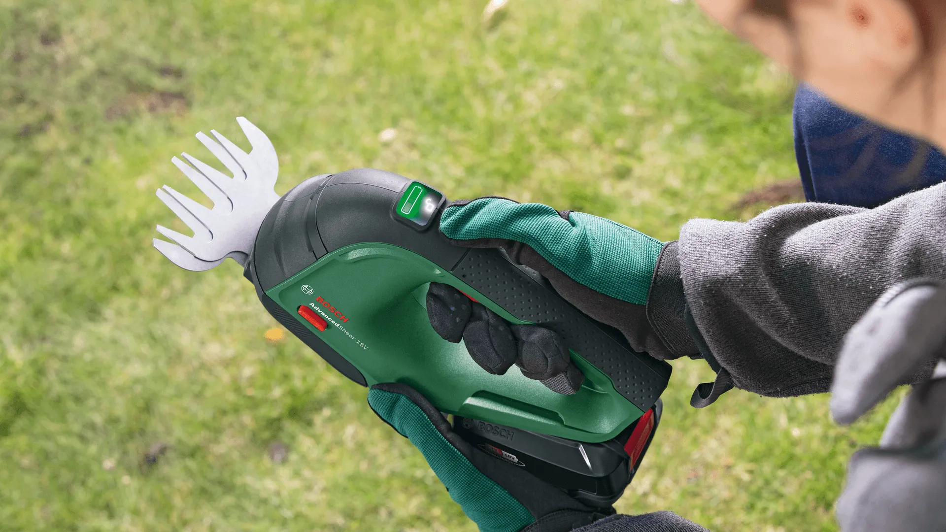 Bosch Advanced Shear 18V-10 Hedgetrimmer