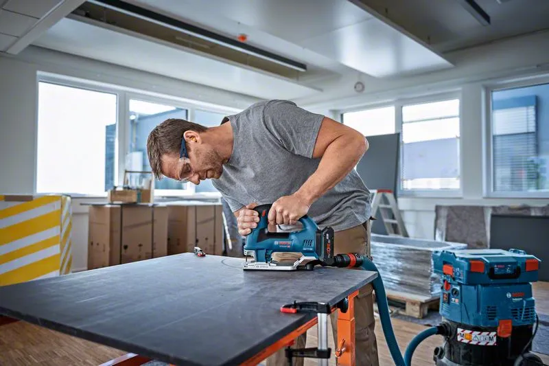 Bosch Cordless Jigsaw GST 18V-155 BC Professional solo, 18V (blue/black, without battery and charger, in L-BOXX)