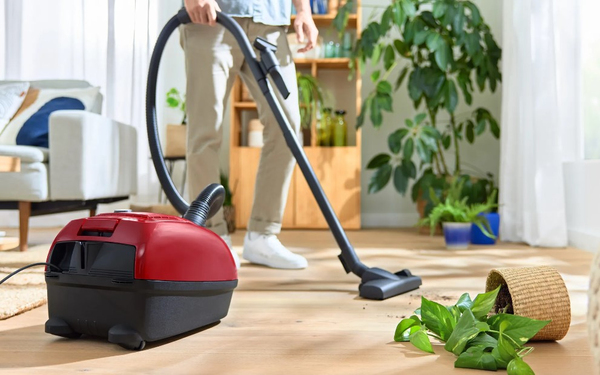 Bosch Serie 4 -pölynimuri, Punainen