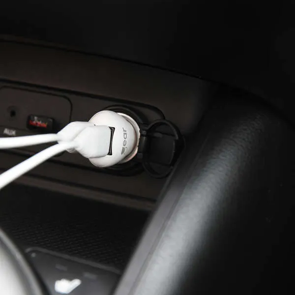 GEAR Laddare 12-24V 2xUSB 2,4A Vit MicroUSB Kabel Rund 1m