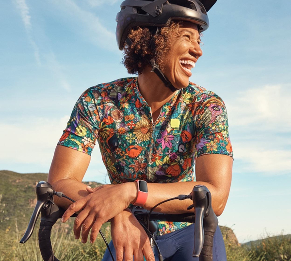 Fitbit Charge 6 - activity tracker, coral