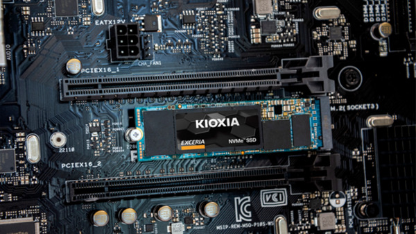Kioxia EXCERIA BASIC 1TB External SSD with PCIe 4.0 x4 (NVMe)