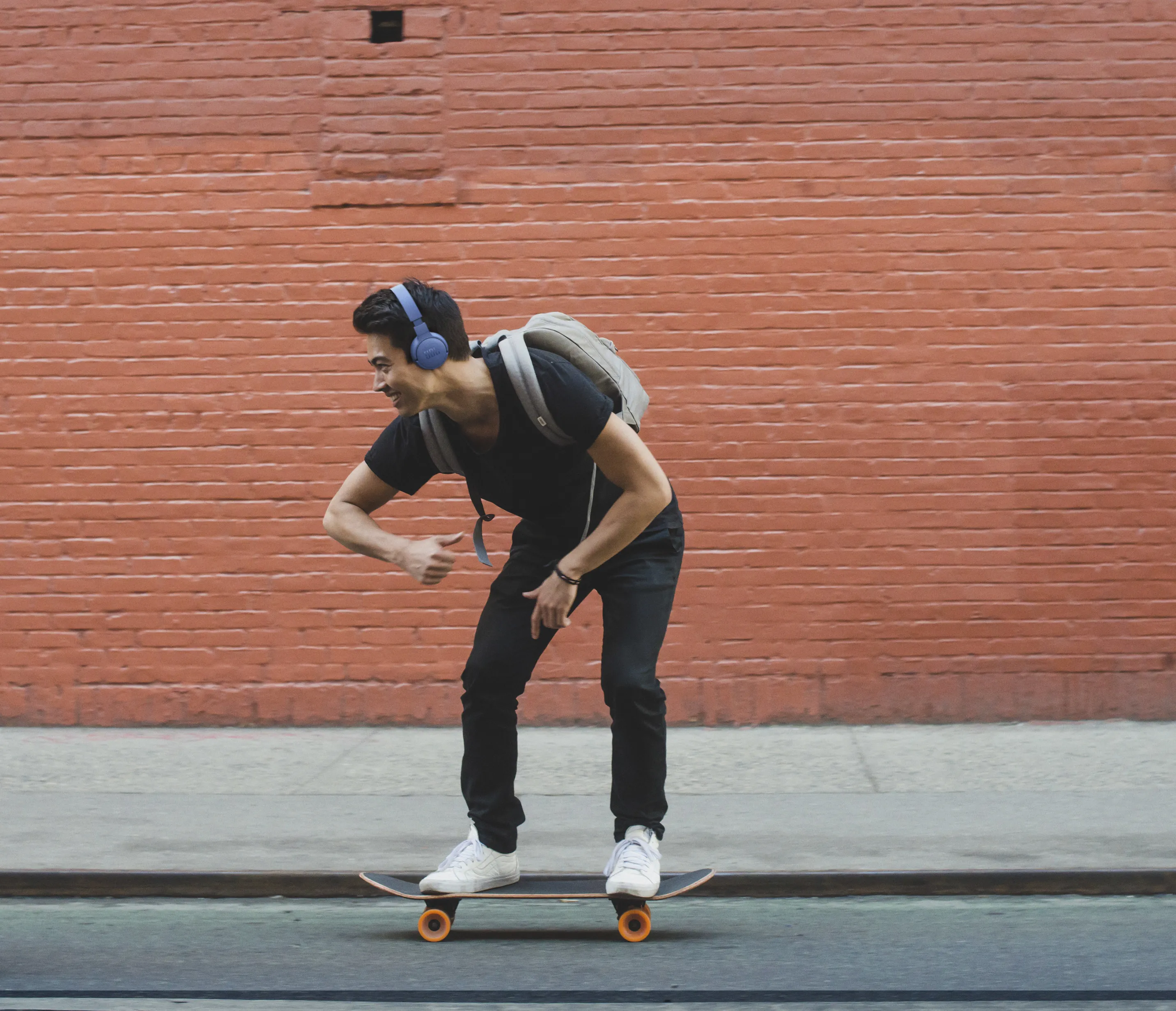 JBL Tune 660NC -langattomat kuulokkeet, musta