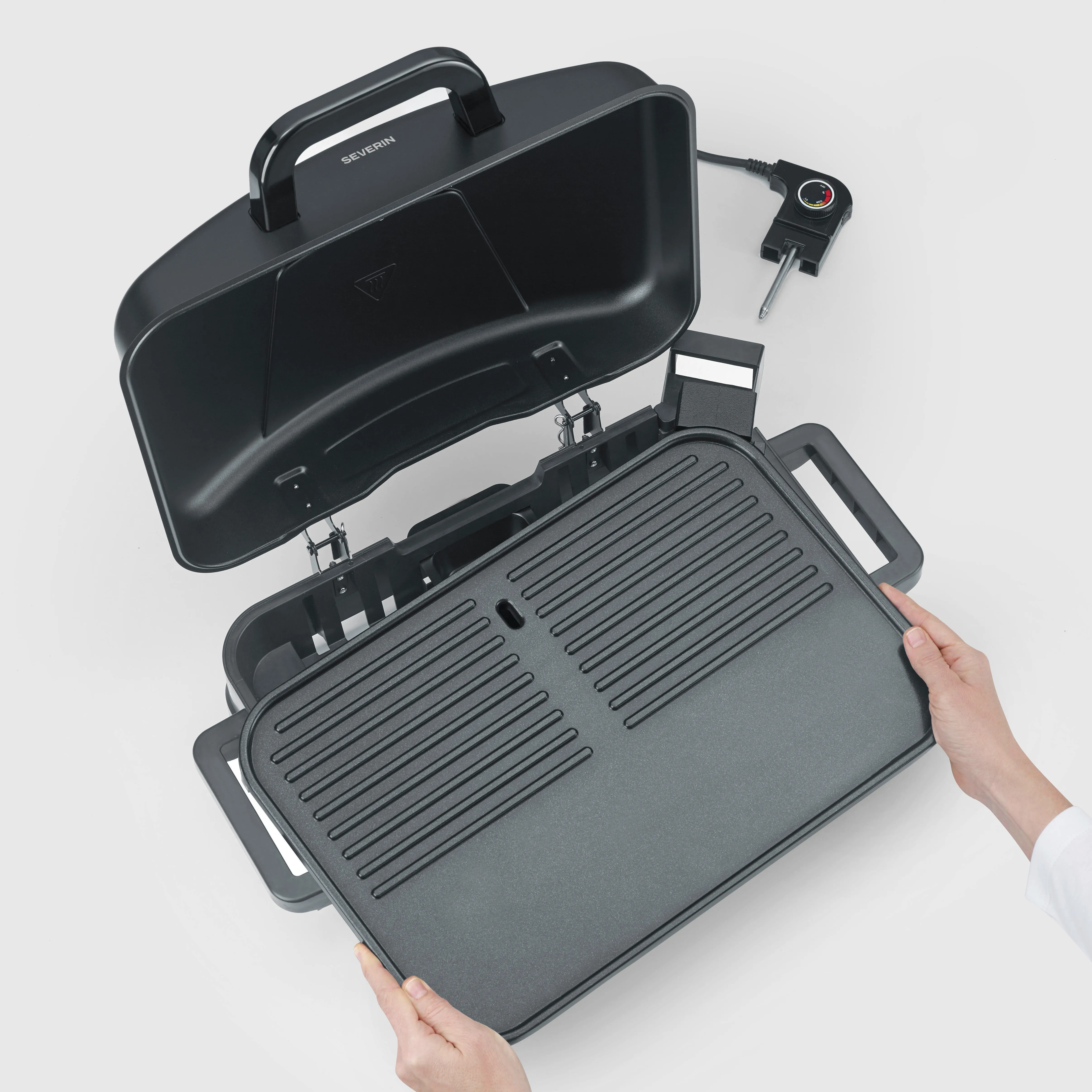 SEVERIN PG8598 Electric Grill with Stand and Lid, 2300 W, Black