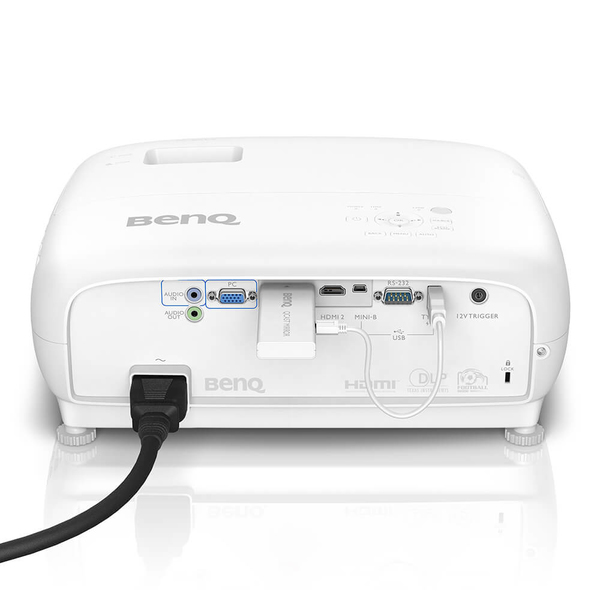 BenQ TK800M - 4K UHD, DLP, 3000 AL, 29dB (eco), 1,5-1,65:1, 4,2kg, Wi-Fi (option)