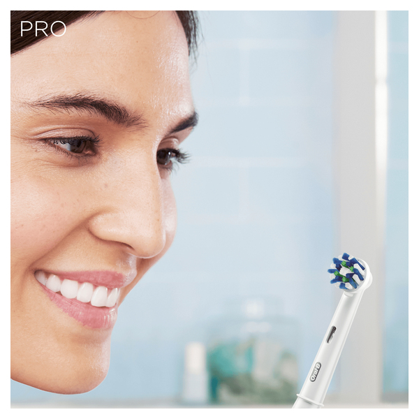 BRAUN ELECTRIC TOOTHBRUSH ORAL-B PRO1 700.