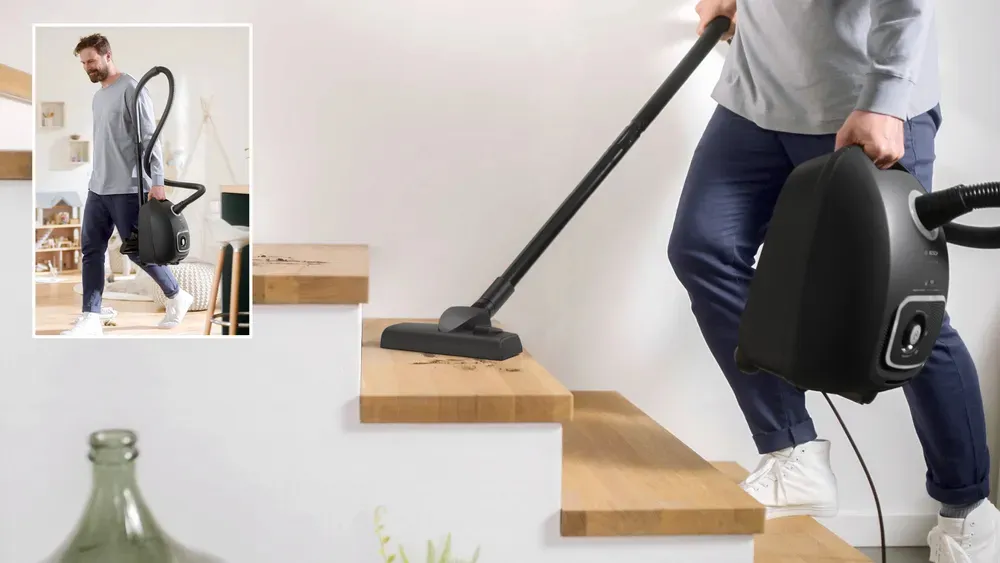Bosch Serie 4 BGB41BA1 4L 600W Cylinder vacuum cleaner, Black