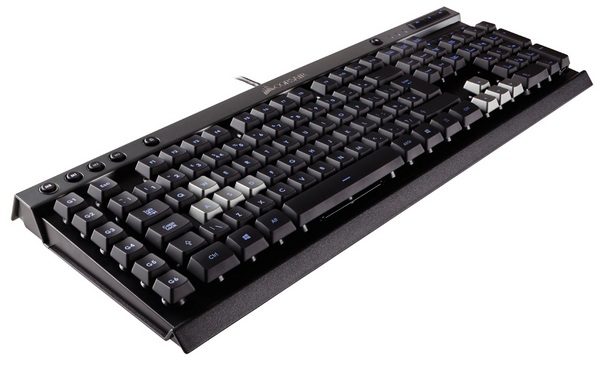 CORSAIR K40 Performance Gaming Keyboard Nordic