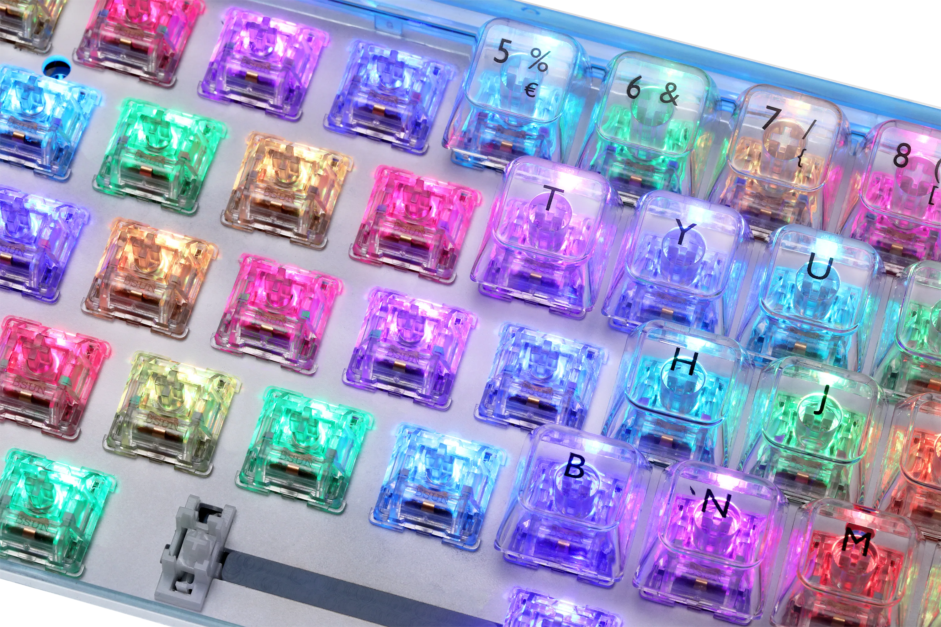 Deltaco Gaming DK460, 65%, Content KTT Switches, Hot swappable, RGB -pelin&auml;pp&auml;imist&ouml;, l&auml;pin&auml;kyv&auml;