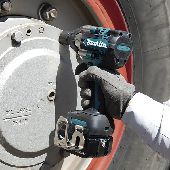 Makita DTW700RTJ -akkuporakone