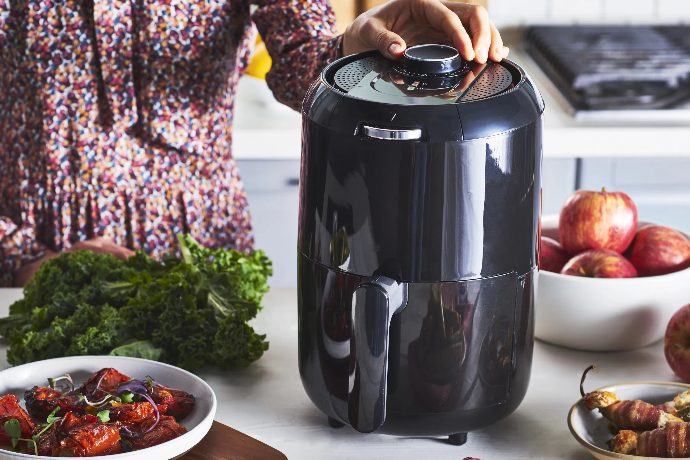 Tefal Easy Fry Compact Airfryer -kiertoilmakypsennin, musta, 1.6l