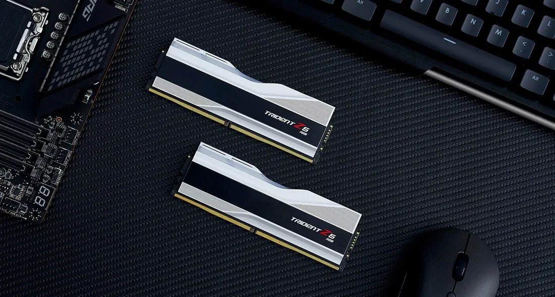 G.Skill DDR5 - 48GB - 8000 - CL - 40 (2x 24 GB) dual kit, RAM (silver, F5-8000J4048F24GX2-TZ5RS, Trident Z5 RGB, INTEL XMP)