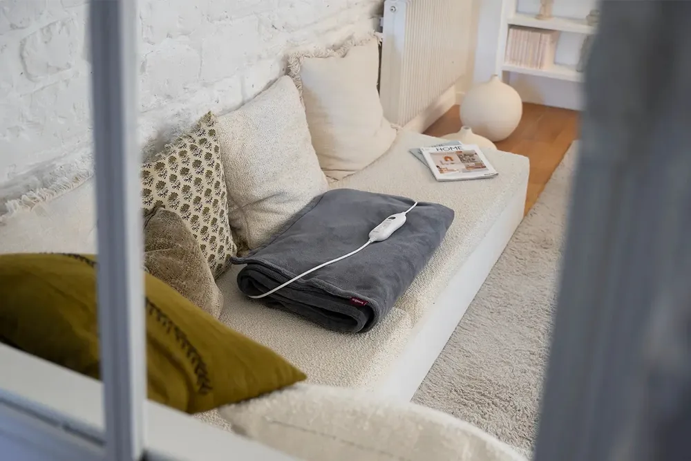 Terraillon S&auml;hk&ouml;l&auml;mmitteinen peitto Plaid Cozy 160 x 120 cm, tummanharmaa