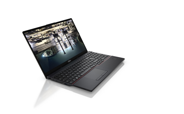 Fujitsu LIFEBOOK E5512 15.6&quot; i5-1235U, 8GB, 256GB SSD, Win 11 Pro - notebook, Black