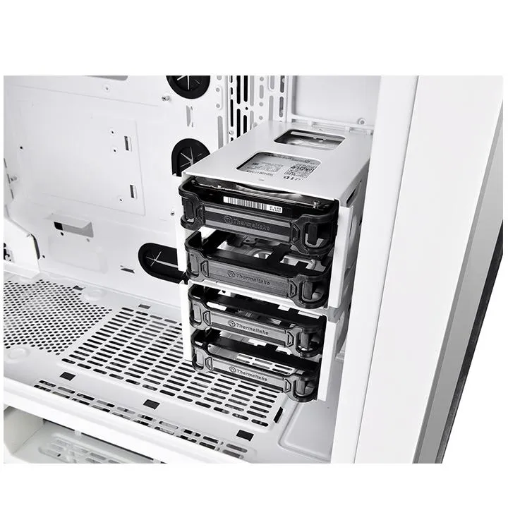 Thermaltake View 71 Tempered Glass Snow Edition -t&auml;ystornikotelo ikkunalla, valkoinen