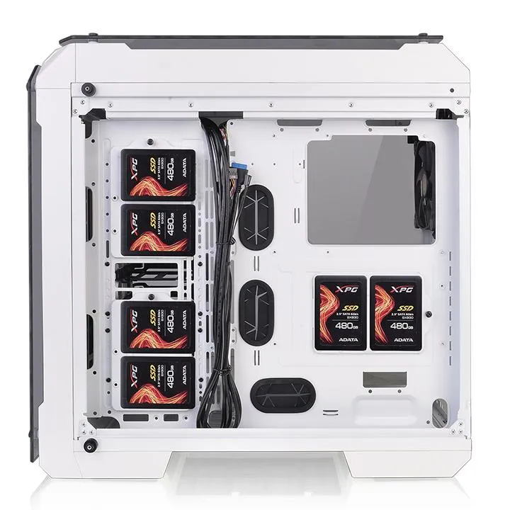 Thermaltake View 71 Tempered Glass Snow Edition -t&auml;ystornikotelo ikkunalla, valkoinen