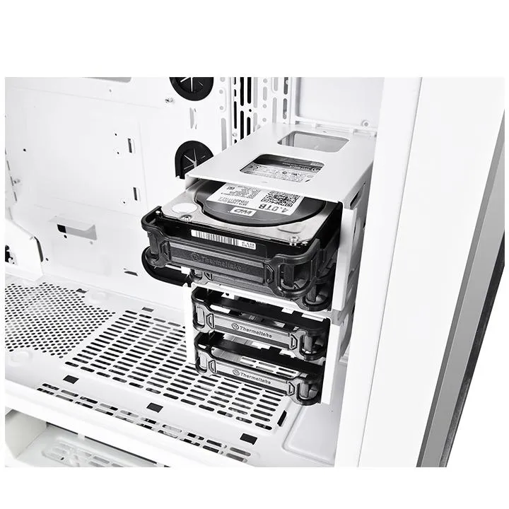 Thermaltake View 71 Tempered Glass Snow Edition -t&auml;ystornikotelo ikkunalla, valkoinen