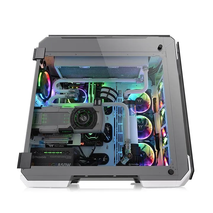 Thermaltake View 71 Tempered Glass Snow Edition -t&auml;ystornikotelo ikkunalla, valkoinen
